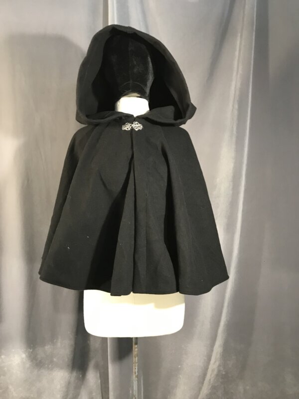 3970 - Black Wool Blend Short Cloak with Silver-tone Vale Clasp