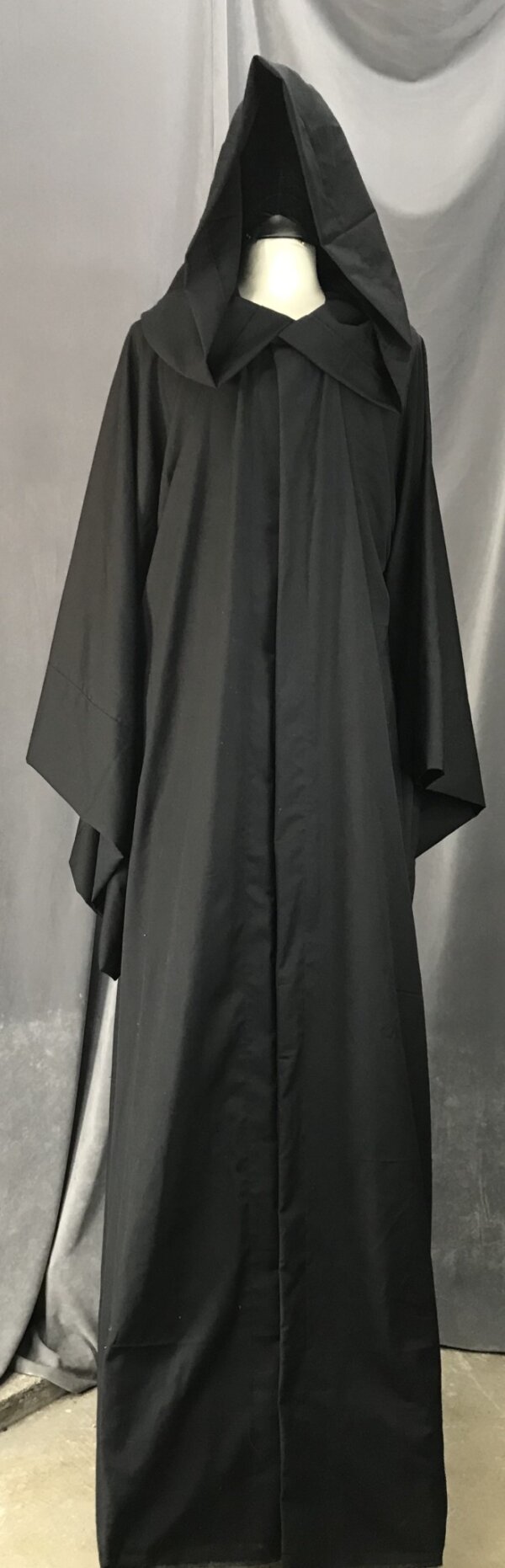 R462- Washable Black Wool Mage's Robe, Wide Flared Sleeves
